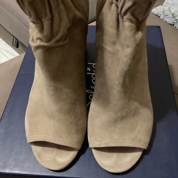 Splendid Rayna suede peep-toe ankle booties - Picture 6 of 8